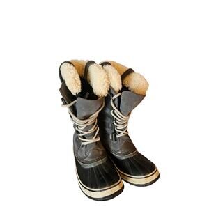 Sorel Women's Lined Waterproof Winter Boots. Size 7.5